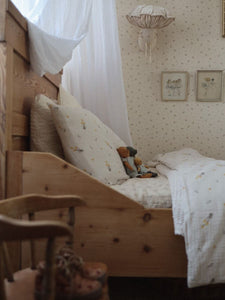 the most beautiful scandi vintage inspired GOTS Organic Single Bed Sheets for kids in neutral colours and Australian Billy Button Flowers.