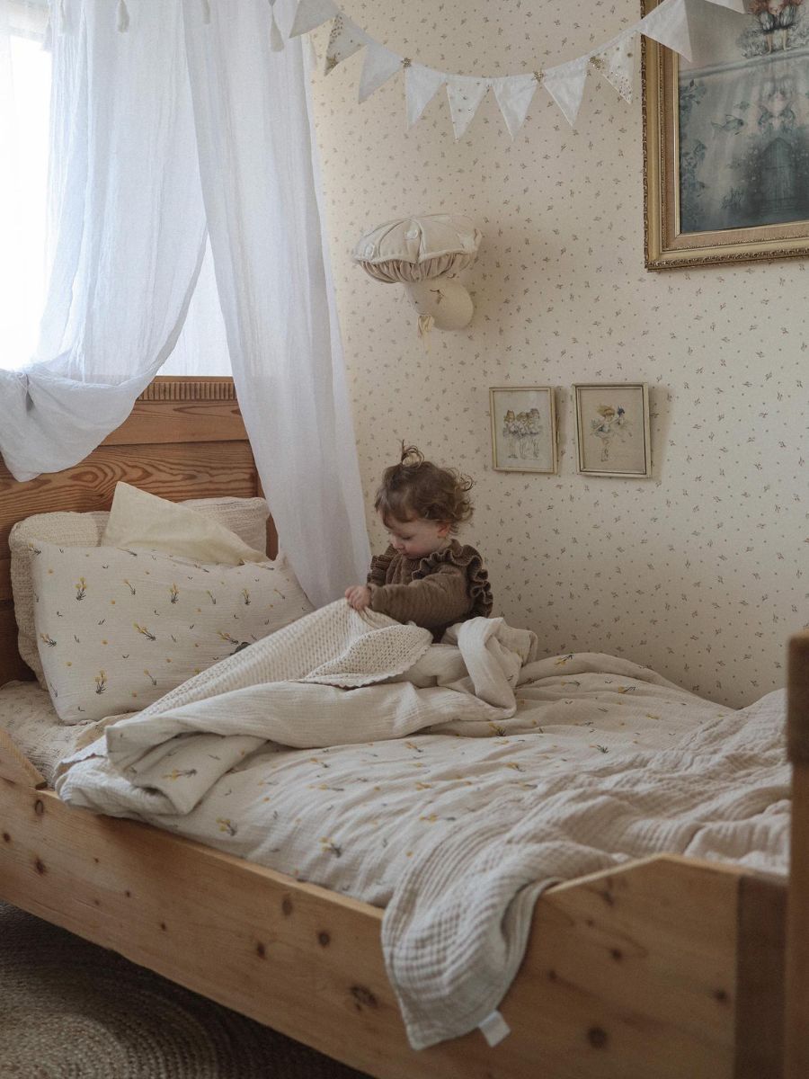 the most beautiful scandi vintage inspired GOTS Organic Single Bed Sheets for kids in neutral colours and Australian Billy Button Flowers.